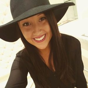 Meet your Posher, Victoria